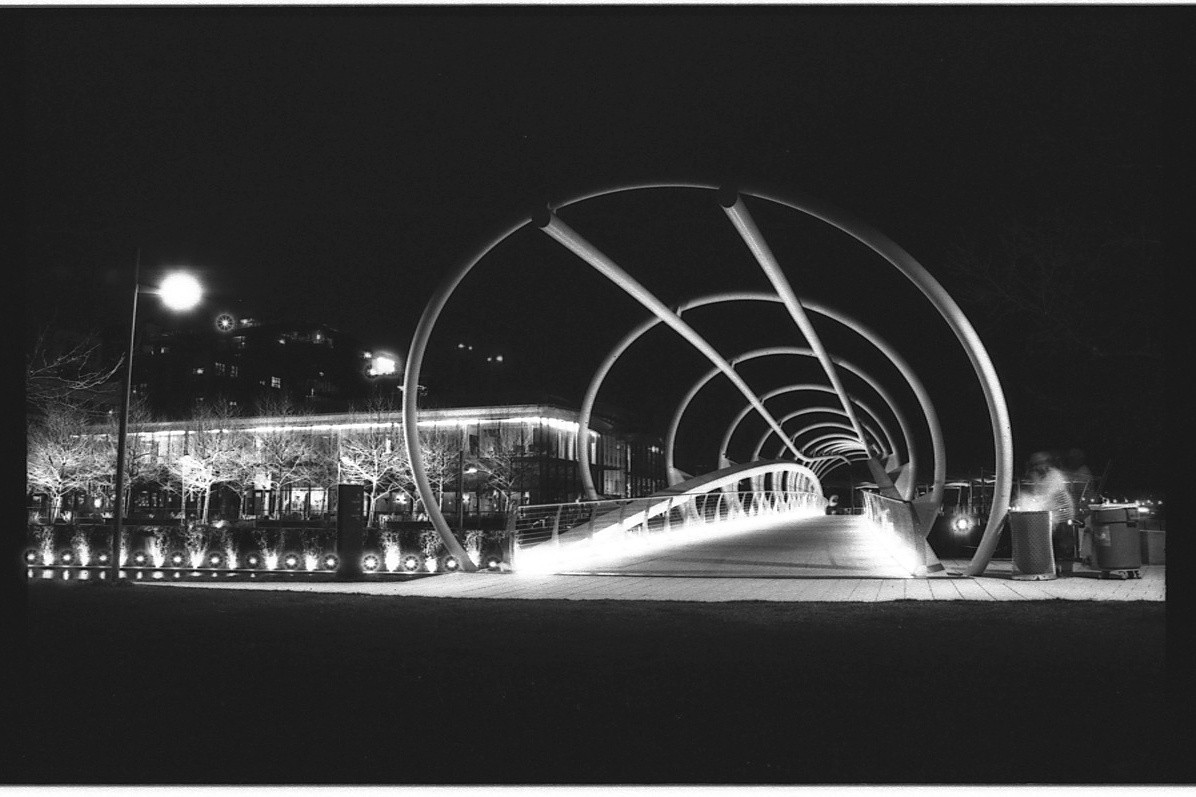 Canon EOS Rebel T2 SLR film camera bundled w/Canon Zoom EF 20-35mm f/3.5-4.5 usm and original strap!. Working & in excellent shape! - Image 10