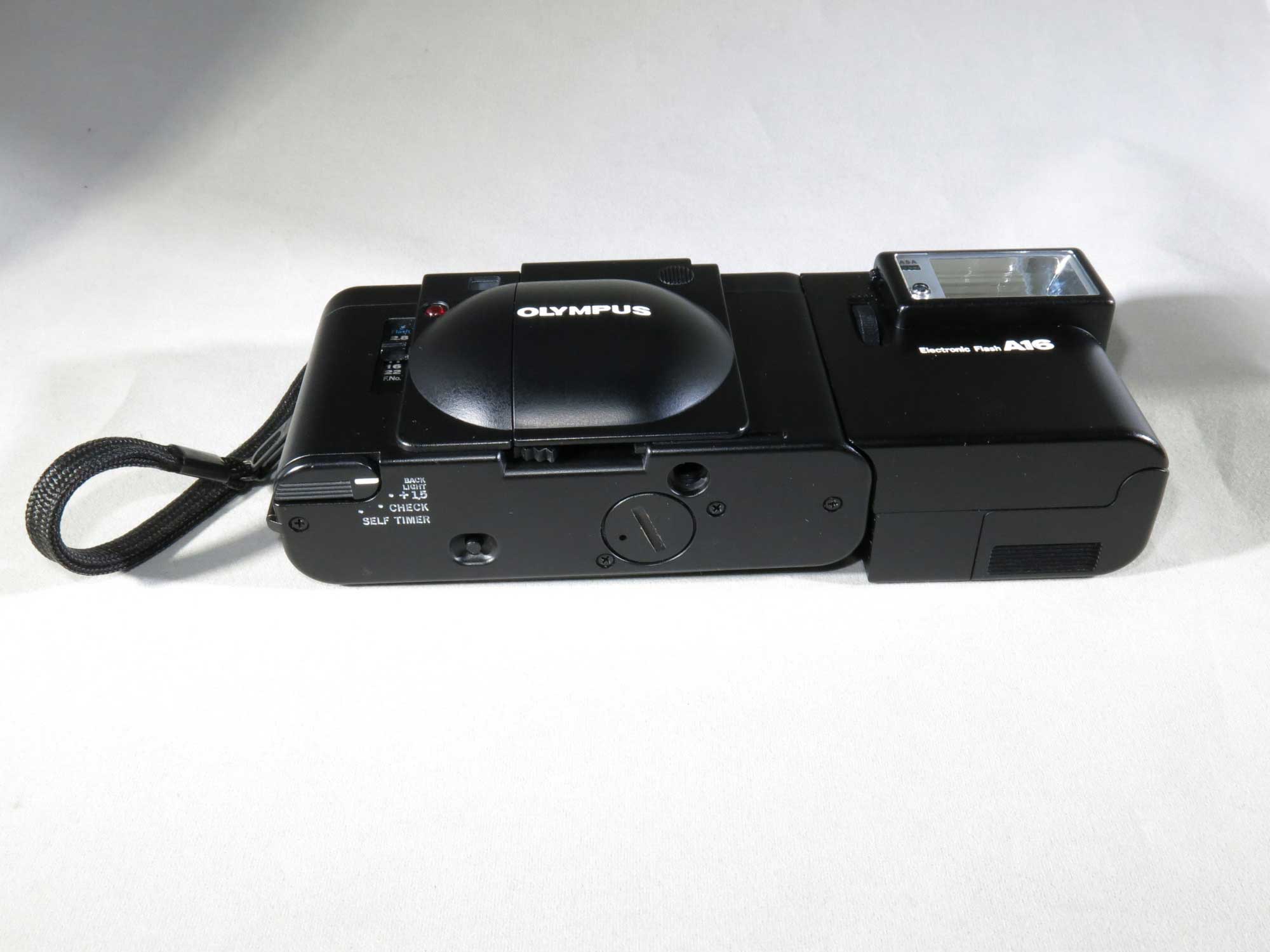 Olympus XA rangefinder film camera CLA'd with flash, boxed - Image 4