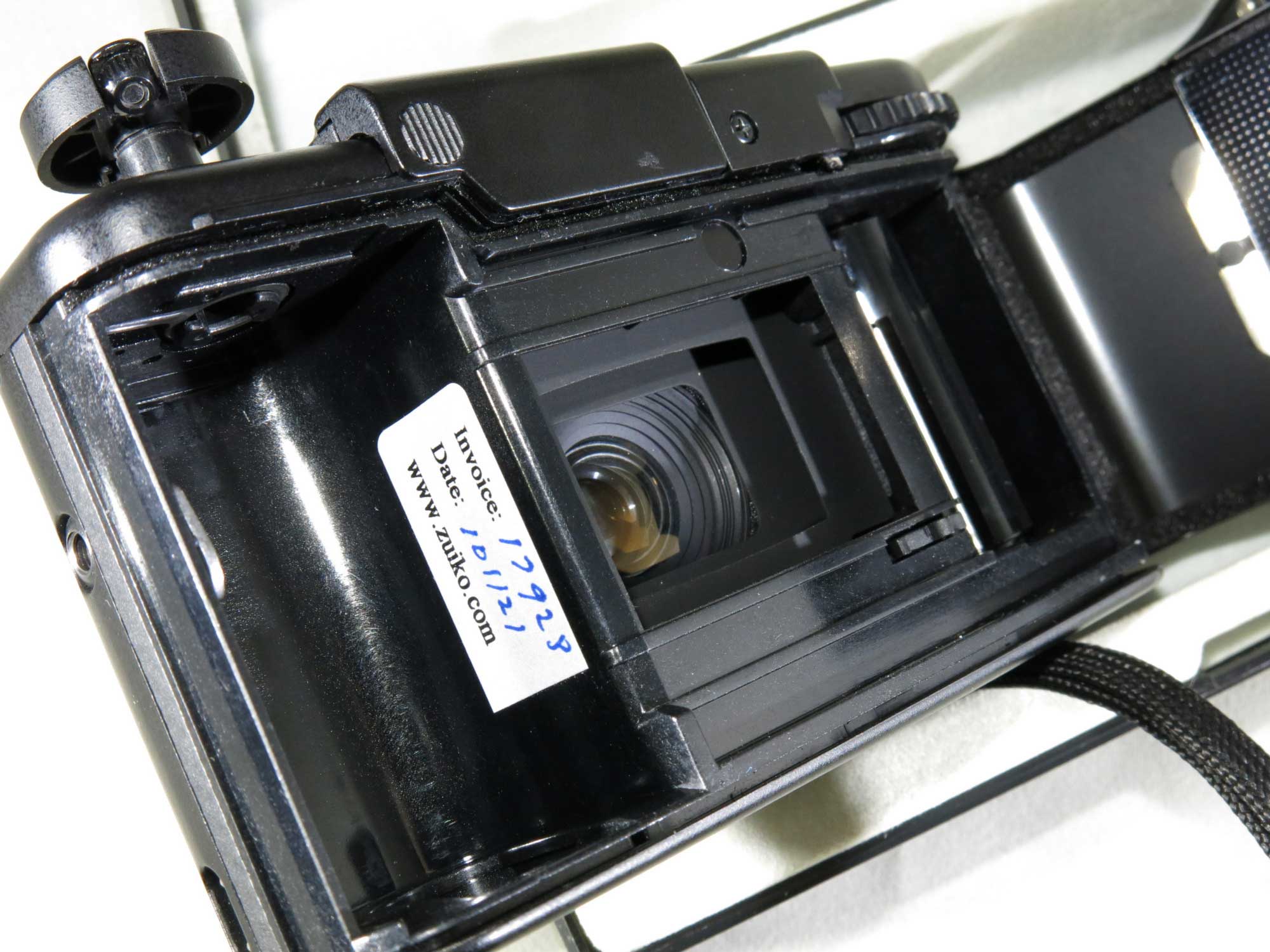 Olympus XA rangefinder film camera CLA'd with flash, boxed - Image 8