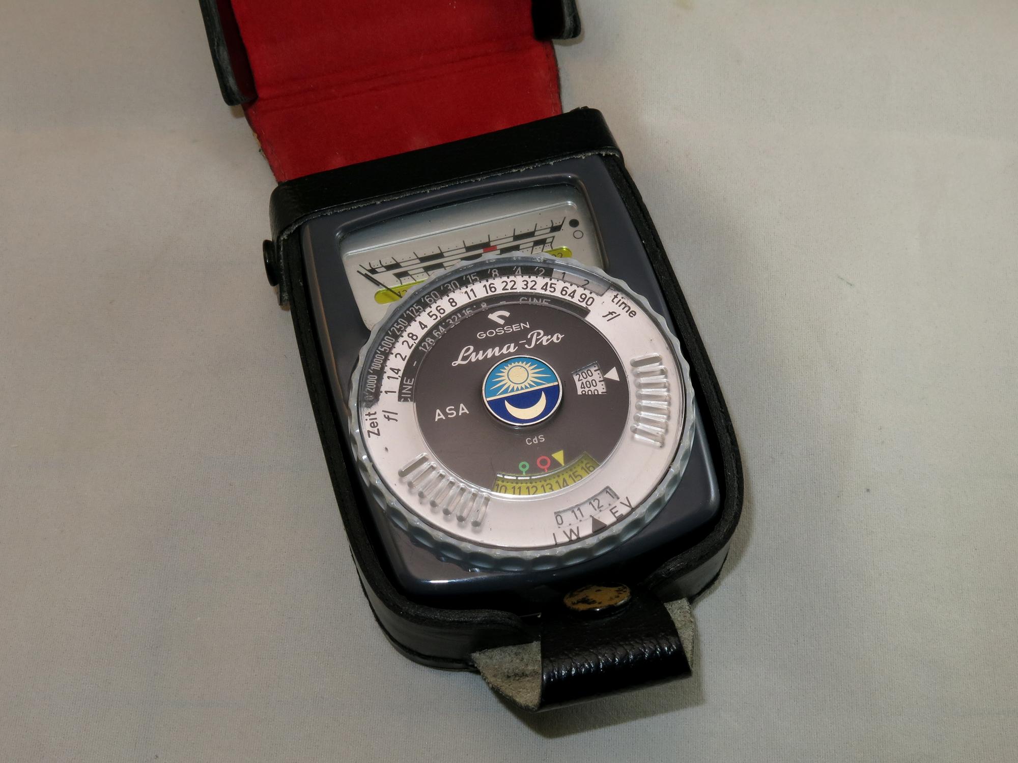 Gossen Luna-Pro, vintage light meter with case and spot attachment.