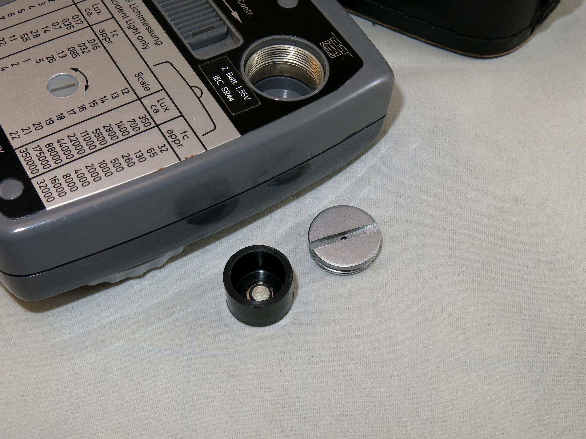 Gossen Luna-Pro, vintage light meter with case and spot attachment. - Image 6