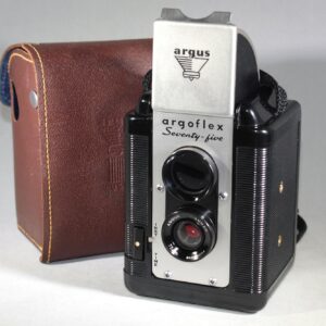 ARGUS ARGOFLEX Seventy-Five (C. 1955) Twin Lens Reflex Box camera. Working.