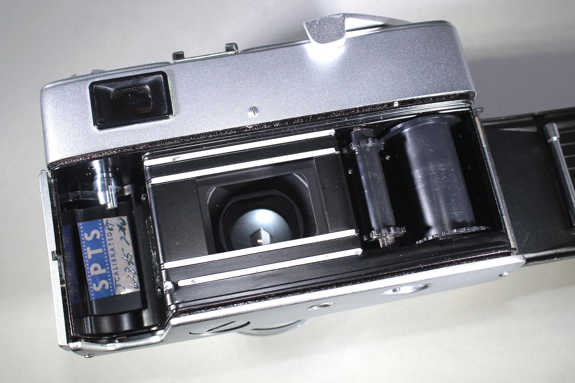 Vintage Minolta Hi-Matic 7 Range-finder camera. Working. - Image 9