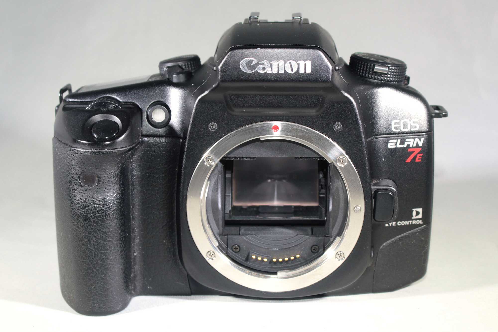 Canon EOS Elan 7 series (Elan 7e) SLR film camera body. Working, in great shape.