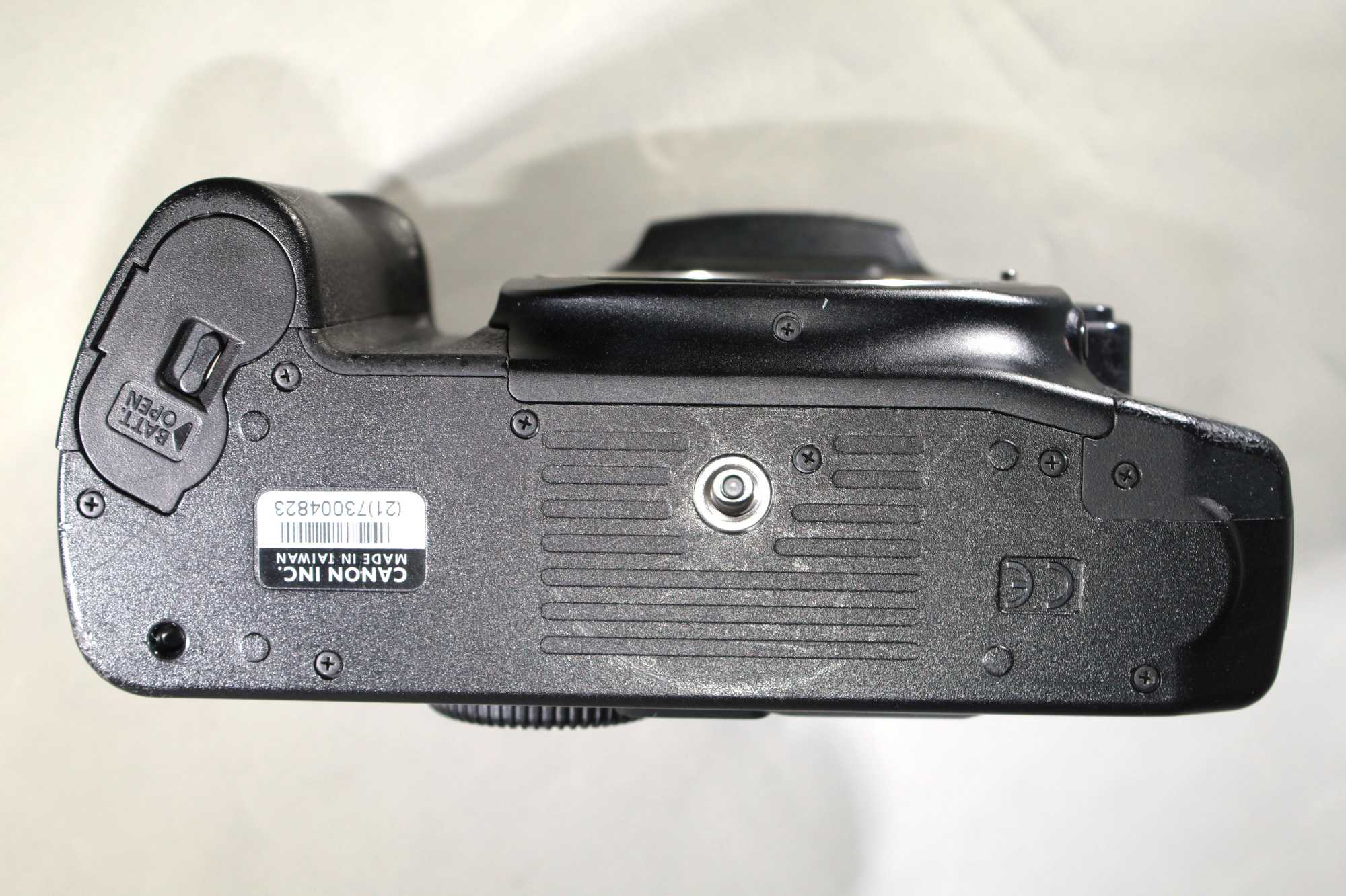 Canon EOS Elan 7 series (Elan 7e) SLR film camera body. Working, in great shape. - Image 7