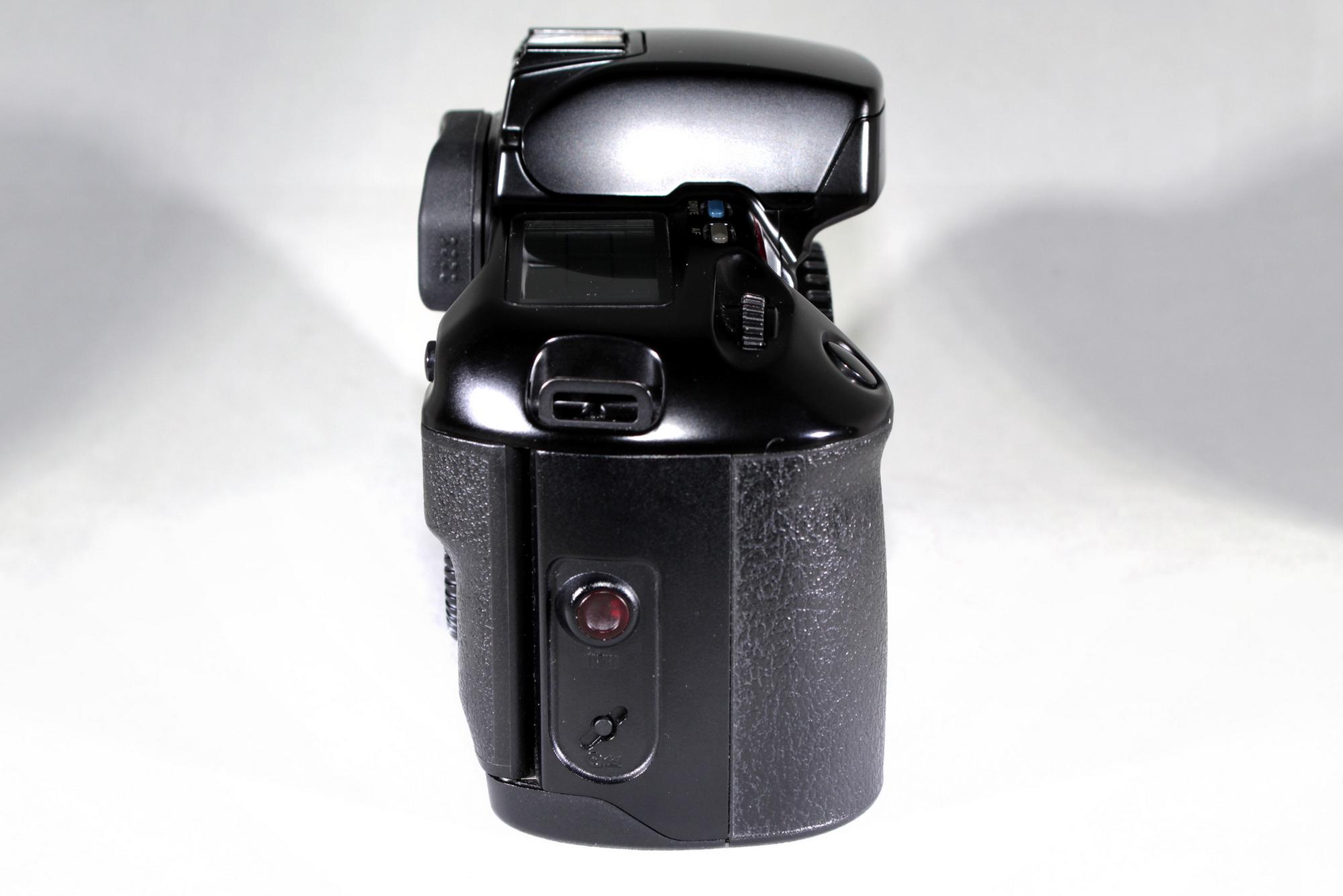 Canon EOS Elan QD film camera with... - Image 4