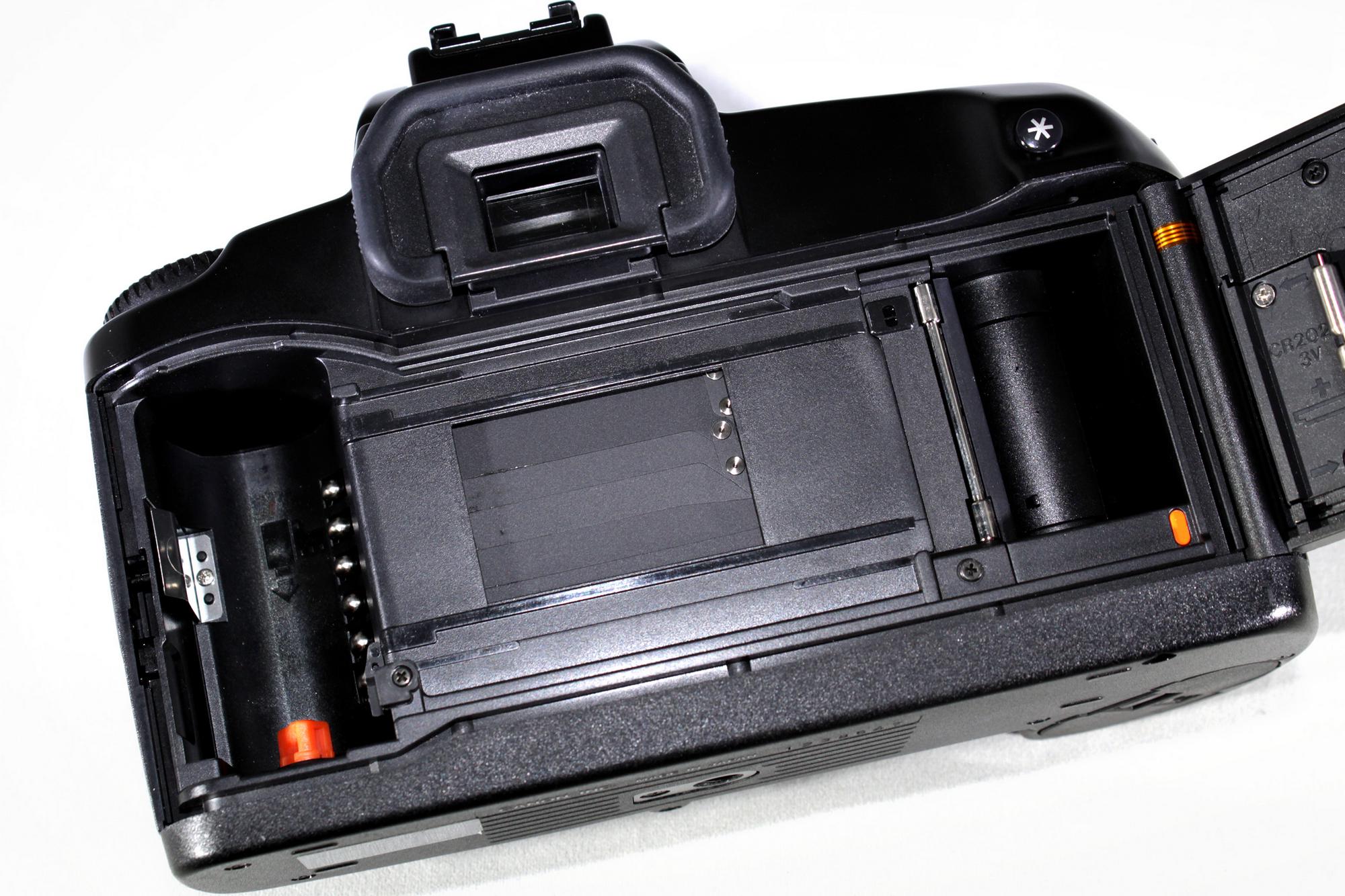 Canon EOS Elan QD film camera with... - Image 7