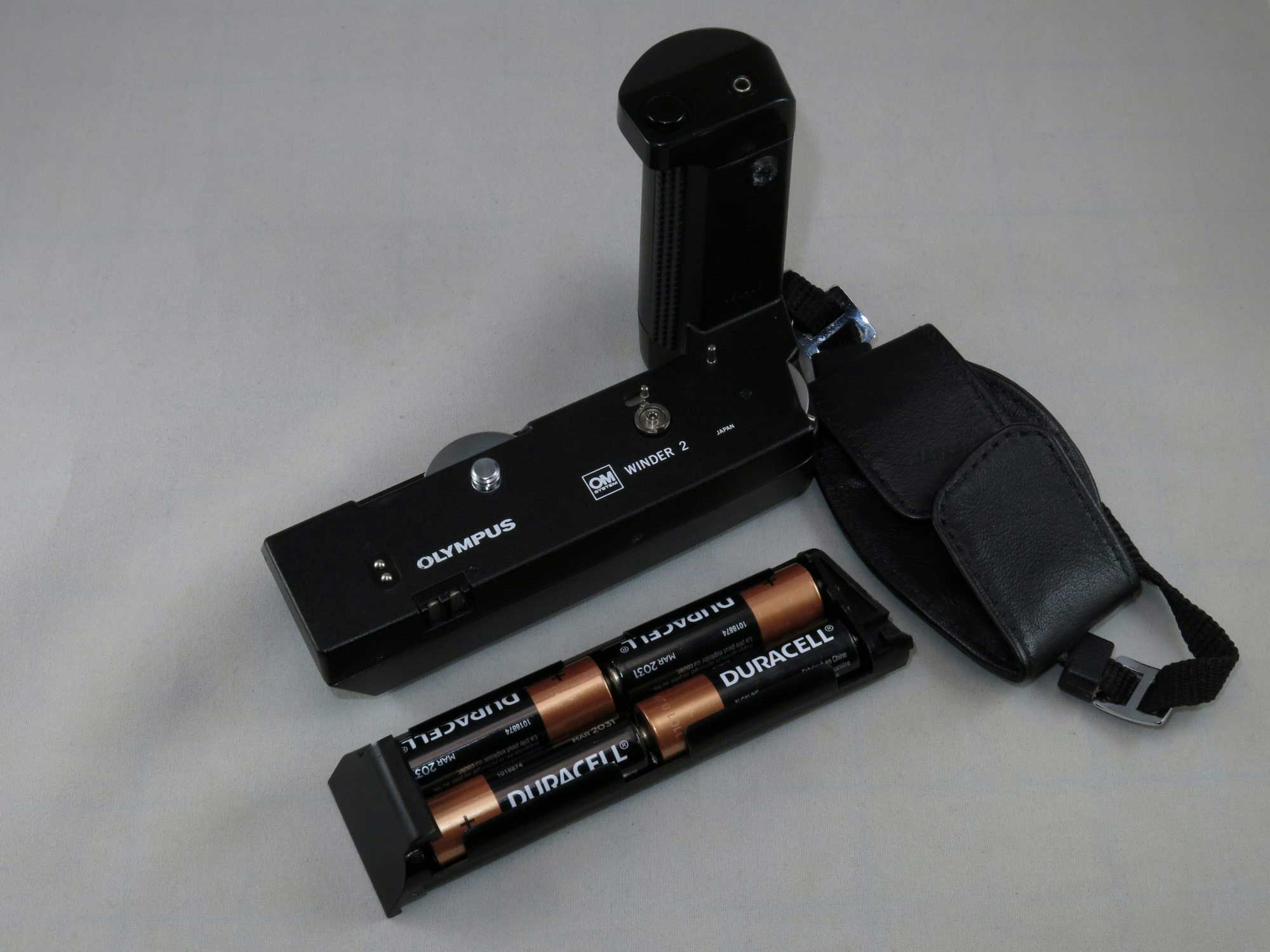 Olympus OM-1N SLR film camera CLA'd with 3 lenses + accessories, used in working condition - Image 13