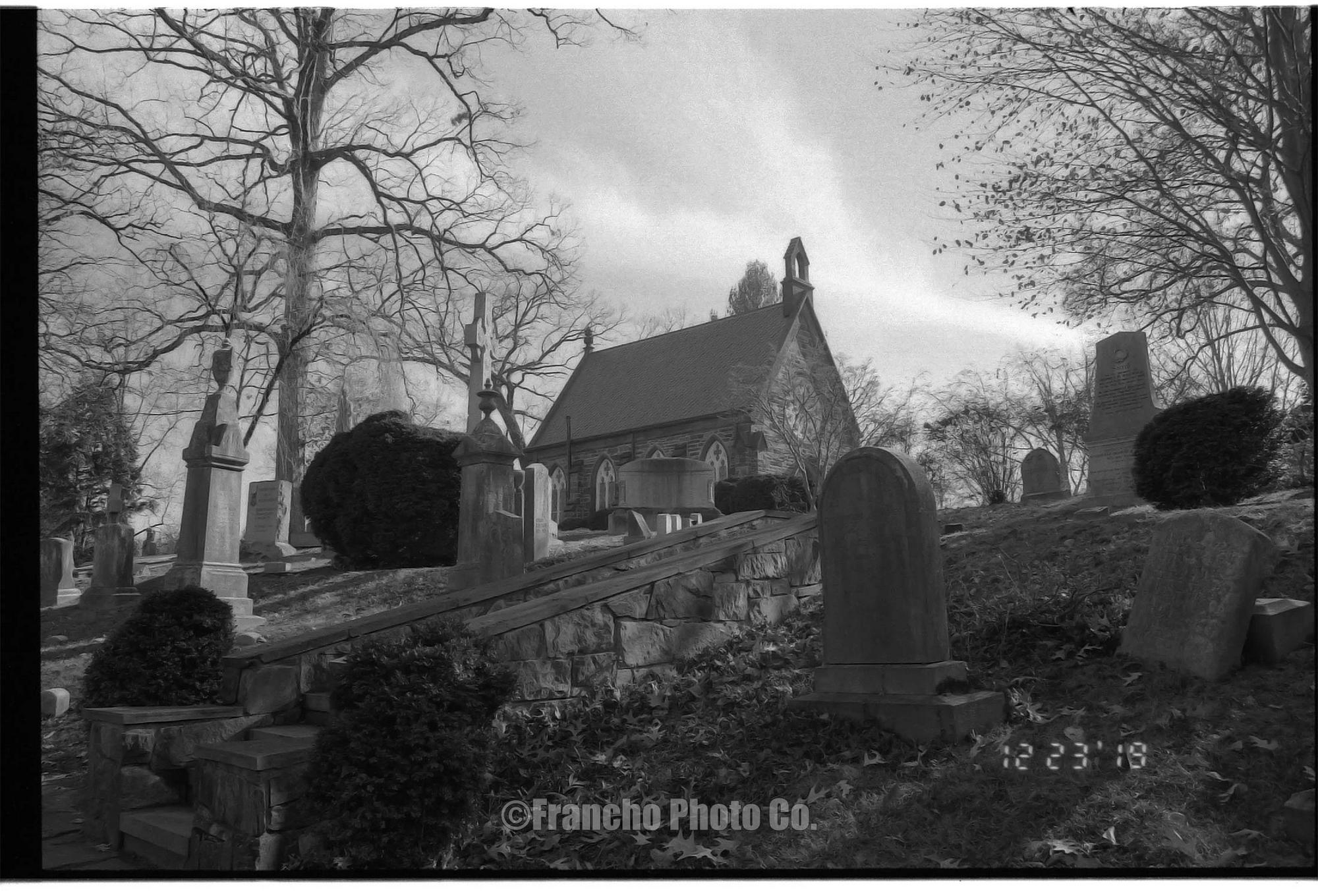 Canon EOS Elan QD film camera with... - Image 10